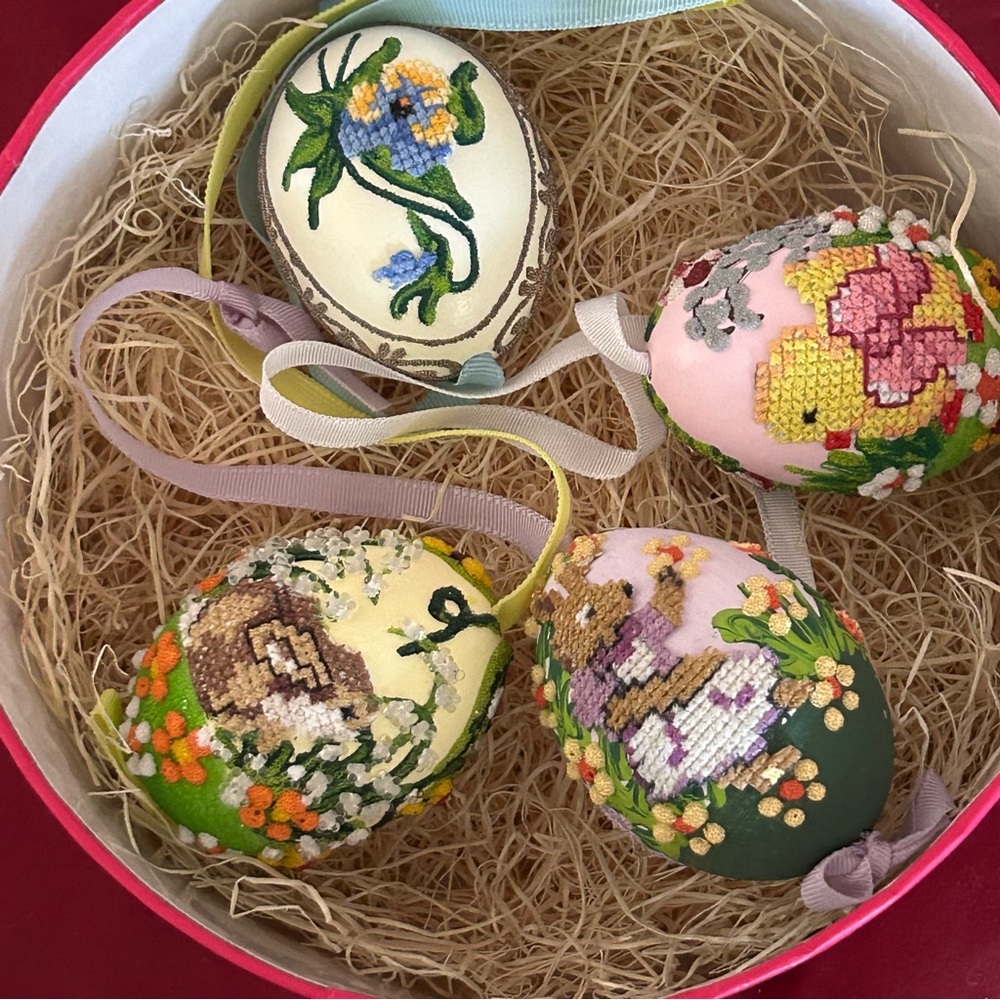 LOT OF 4 HAND EMBROIDERED HANGING EASTER EGGS BUNNY DUCKLING RABBIT BLUE FLOWERS
